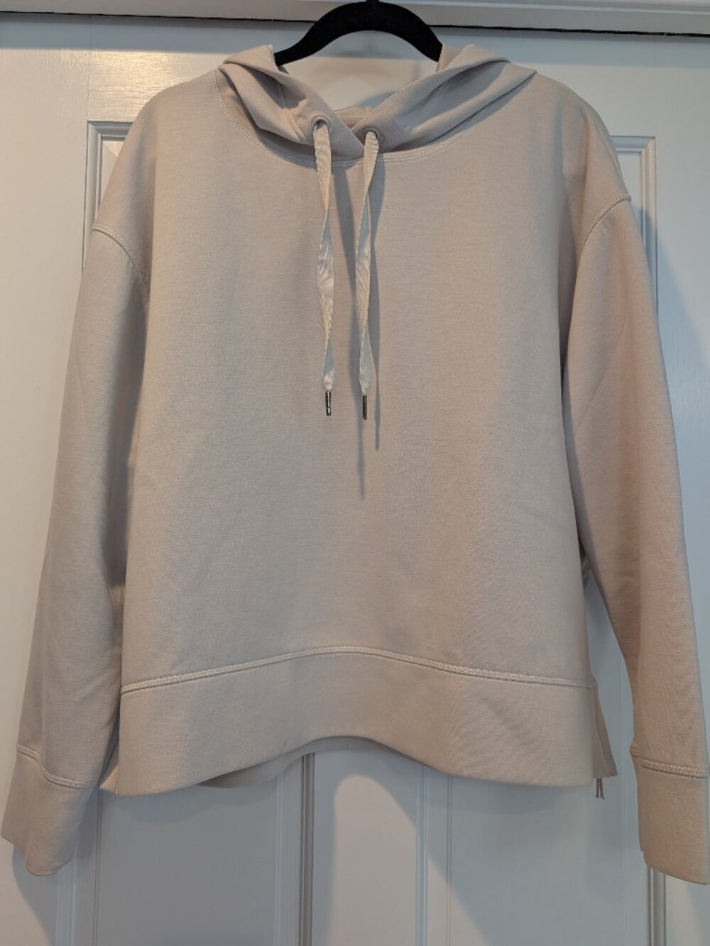 Avis Hooded Sweatshirt